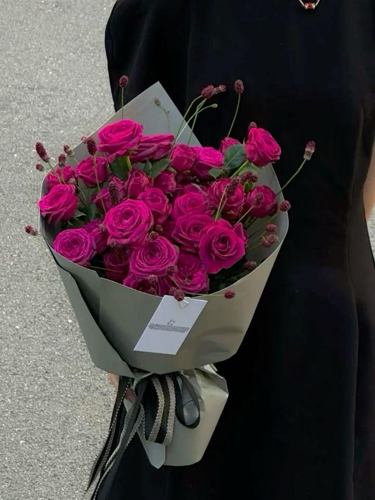 VastPlanetCore workshop space where corporate flower arrangements are designed and prepared for business delivery